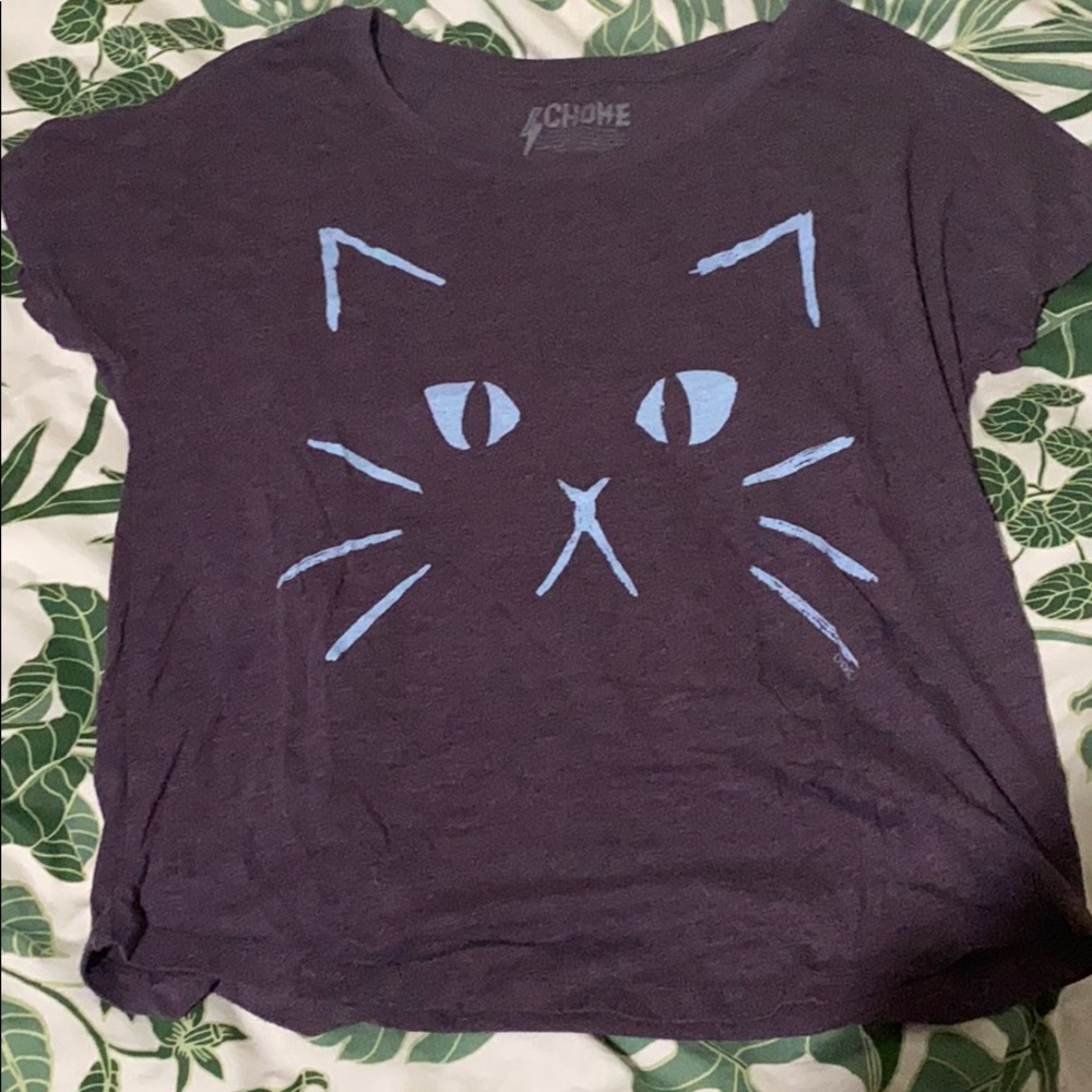 Cute purple and blue cat t-shirt!